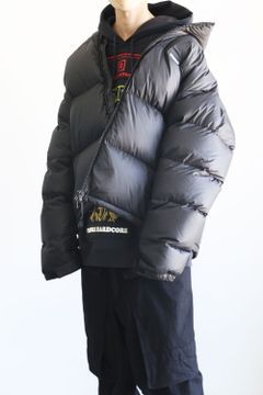 LOGO PUFFER JACKET / ブラック