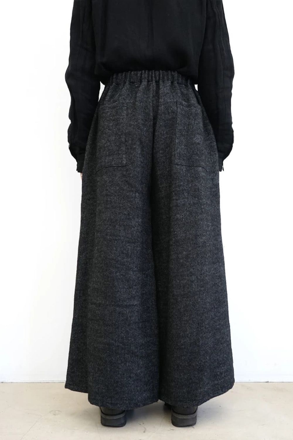 Knee-Tucked Easy Pants