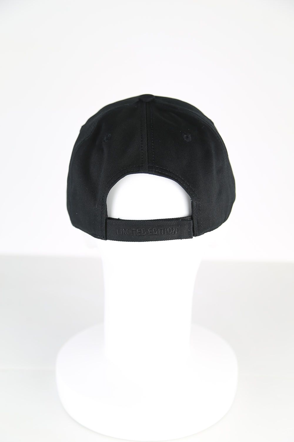 THINK DIFFERENTLY LOGO CAP / ブラック