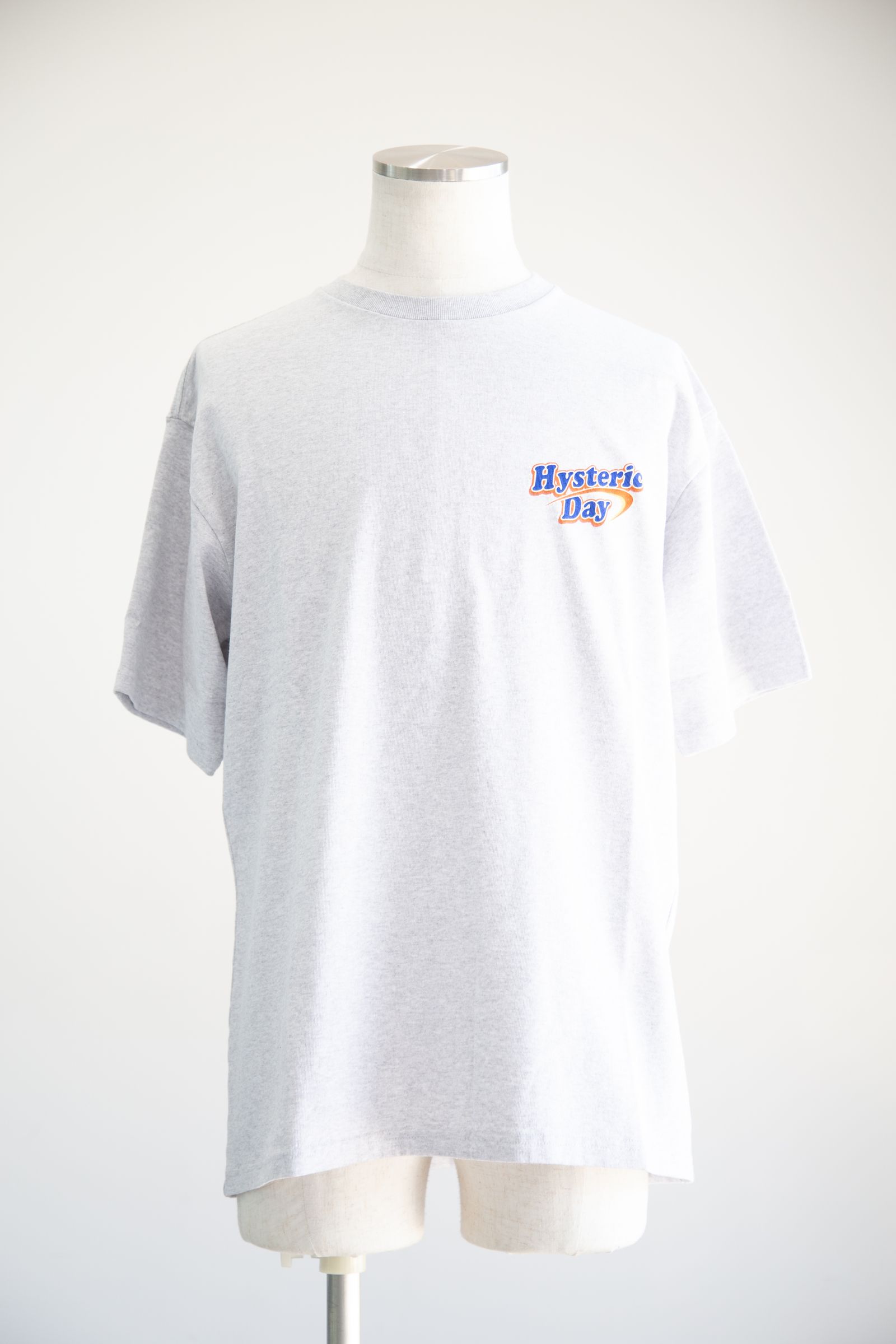 【HYSTERIC GLAMOUR】HYSTERIC DAY Tシャツ HYSTERIC GLAMOUR - HYSTERIC DAY Tシャツ / ブラック | Tempt