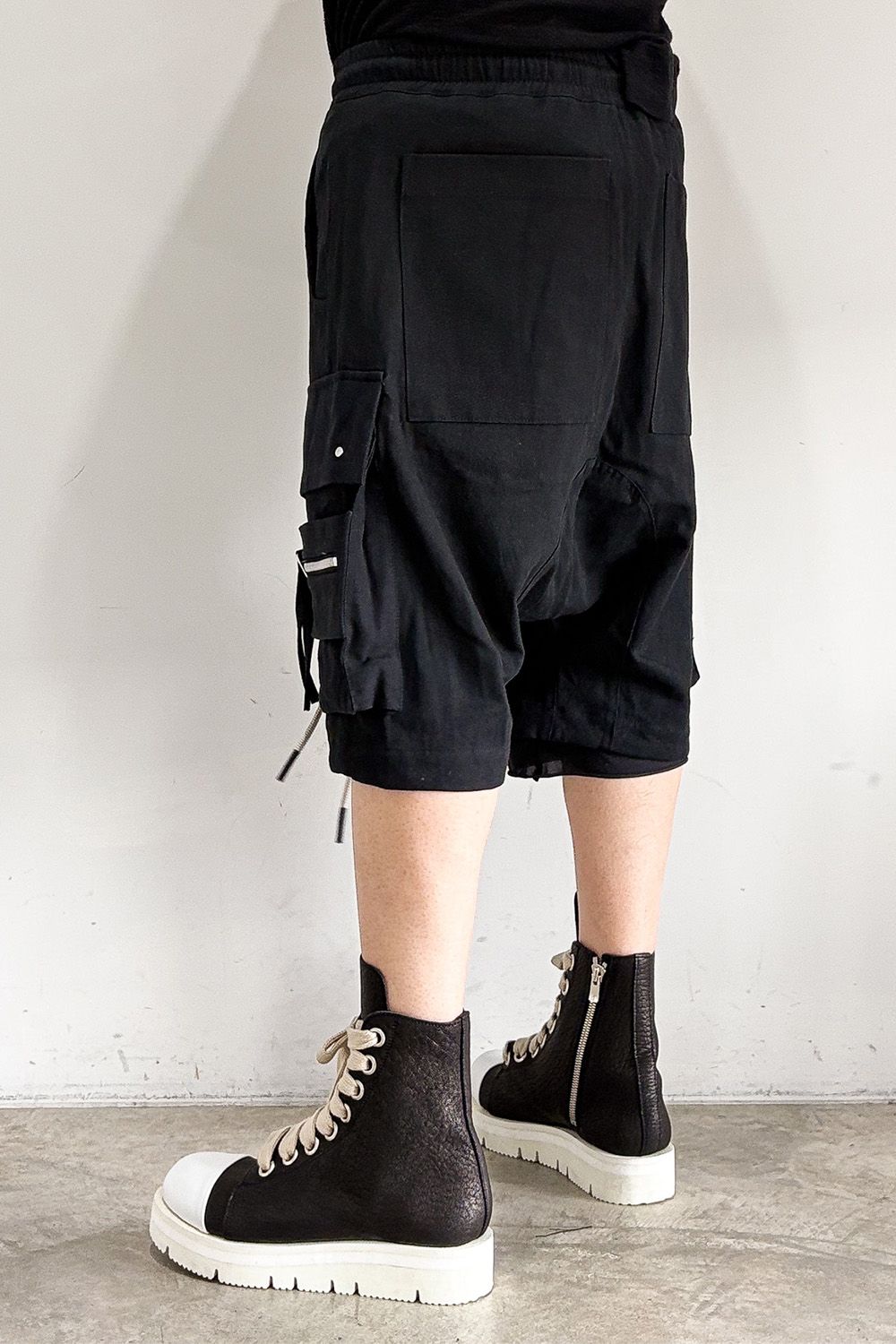 CARGO SHORTS / ブラック