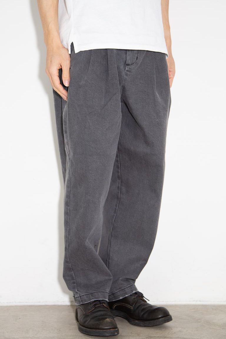 ATTACHMENT - SUPIMA CO STRETCH DENIM BELTED TAPERED FIT TROUSERS