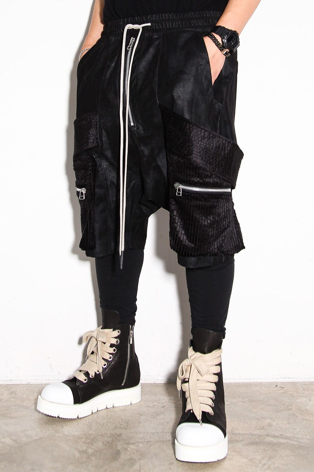 シンセティックレザーベルトカーゴショーツ / BELT CARGO SHORTS / ブラック / ag-12052