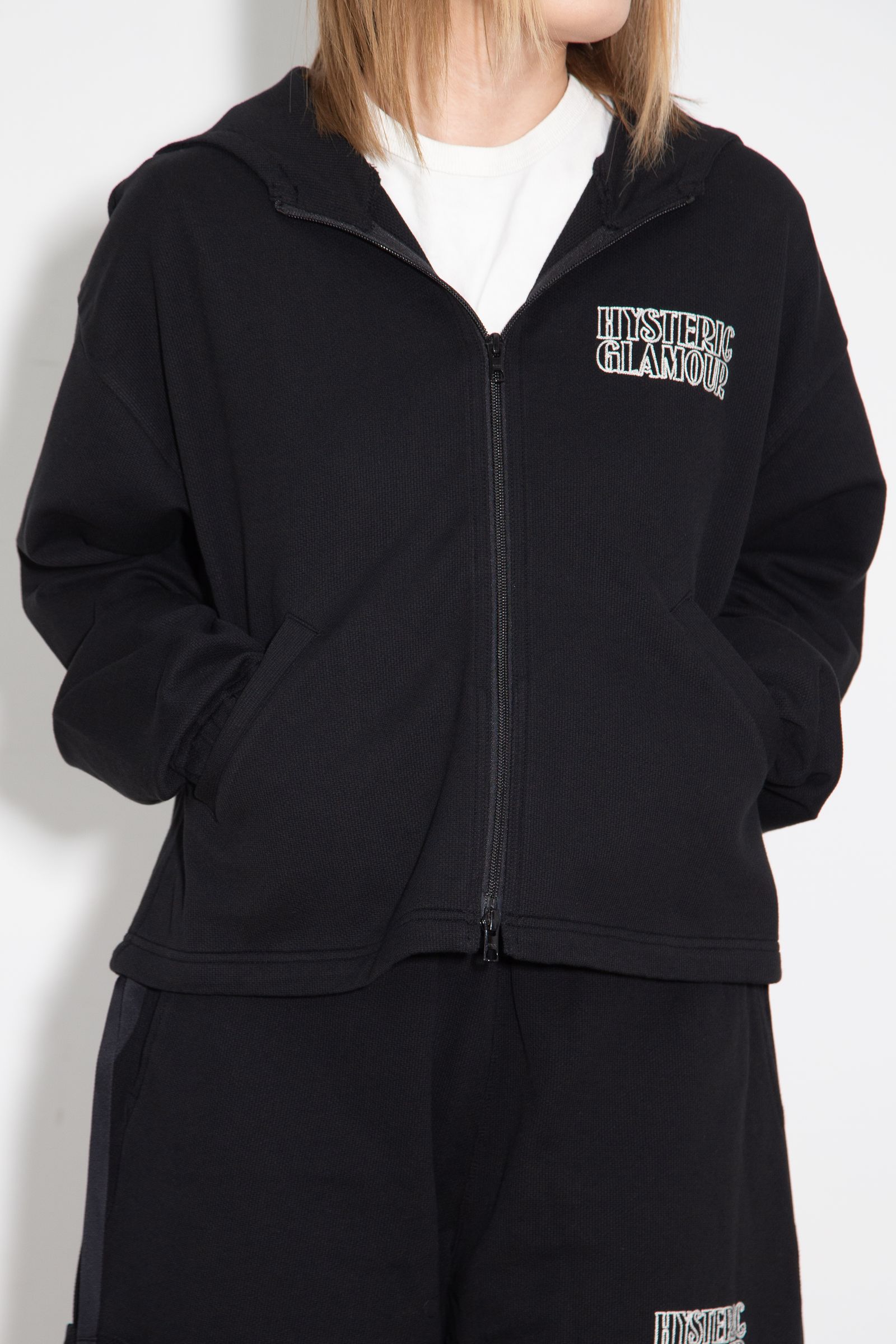 【セットアップ】TAKES ME HIGHER刺繍 パーカー、HYSTERIC刺繍 ショートパンツ / ブラック