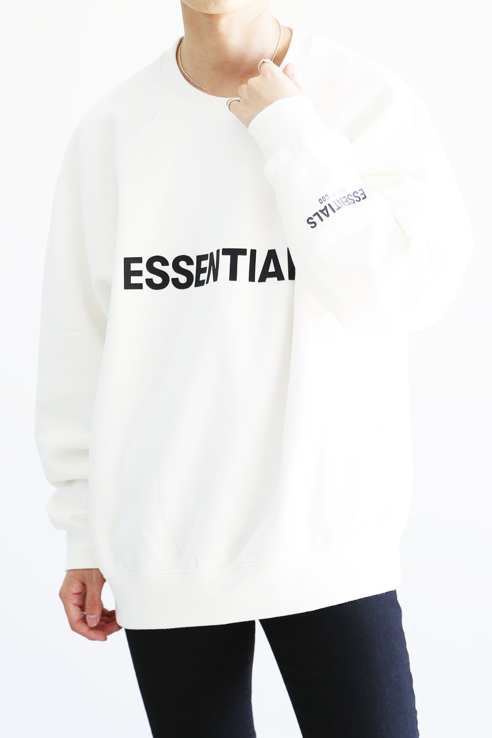 FOG ESSENTIALS - FRONT LOGO SWEAT / クリーム | Tempt