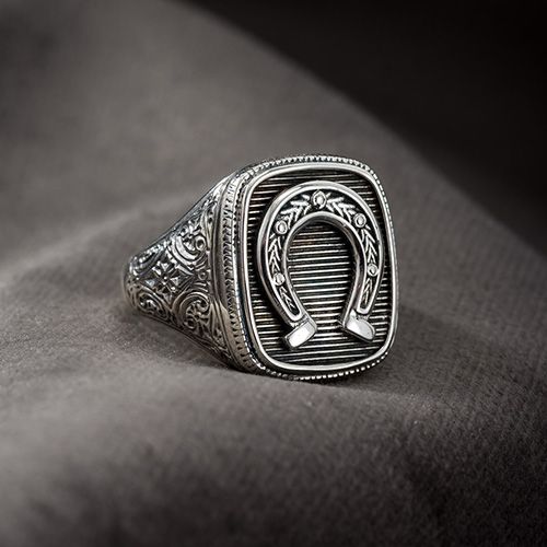 Horseshoes Ring / GR154