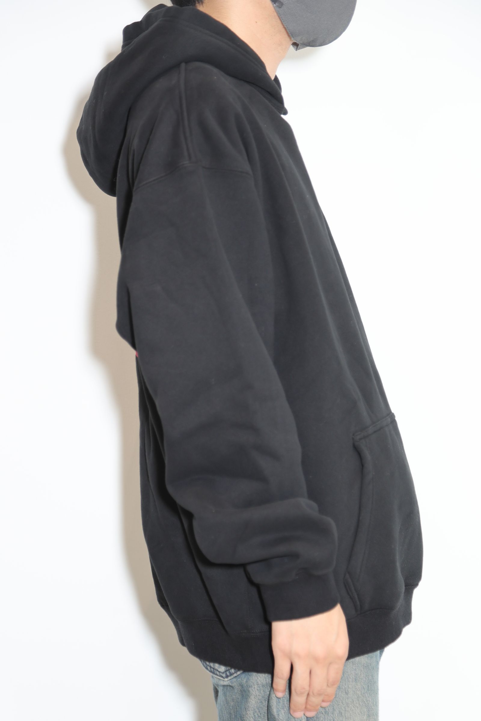 EMBROIDERY HOODIE / ブラック