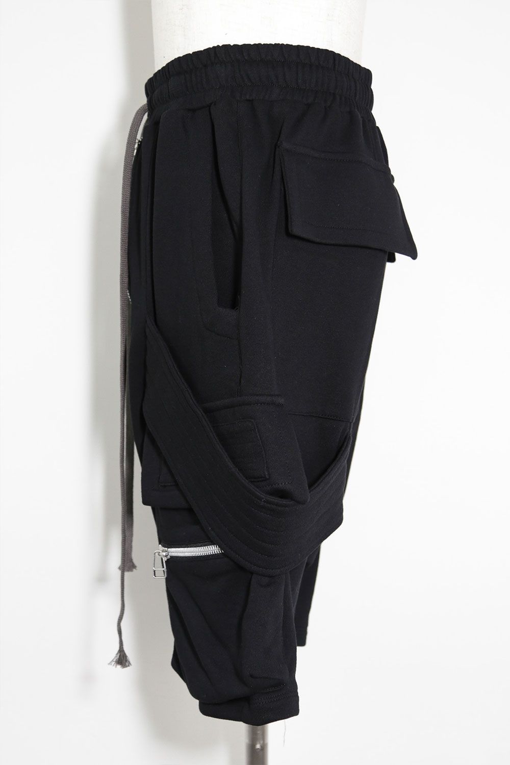 ベルトカーゴスウェットサルエルショーツ / Belt Cargo Sweat Sarouel Shorts / ブラック / ag-9046