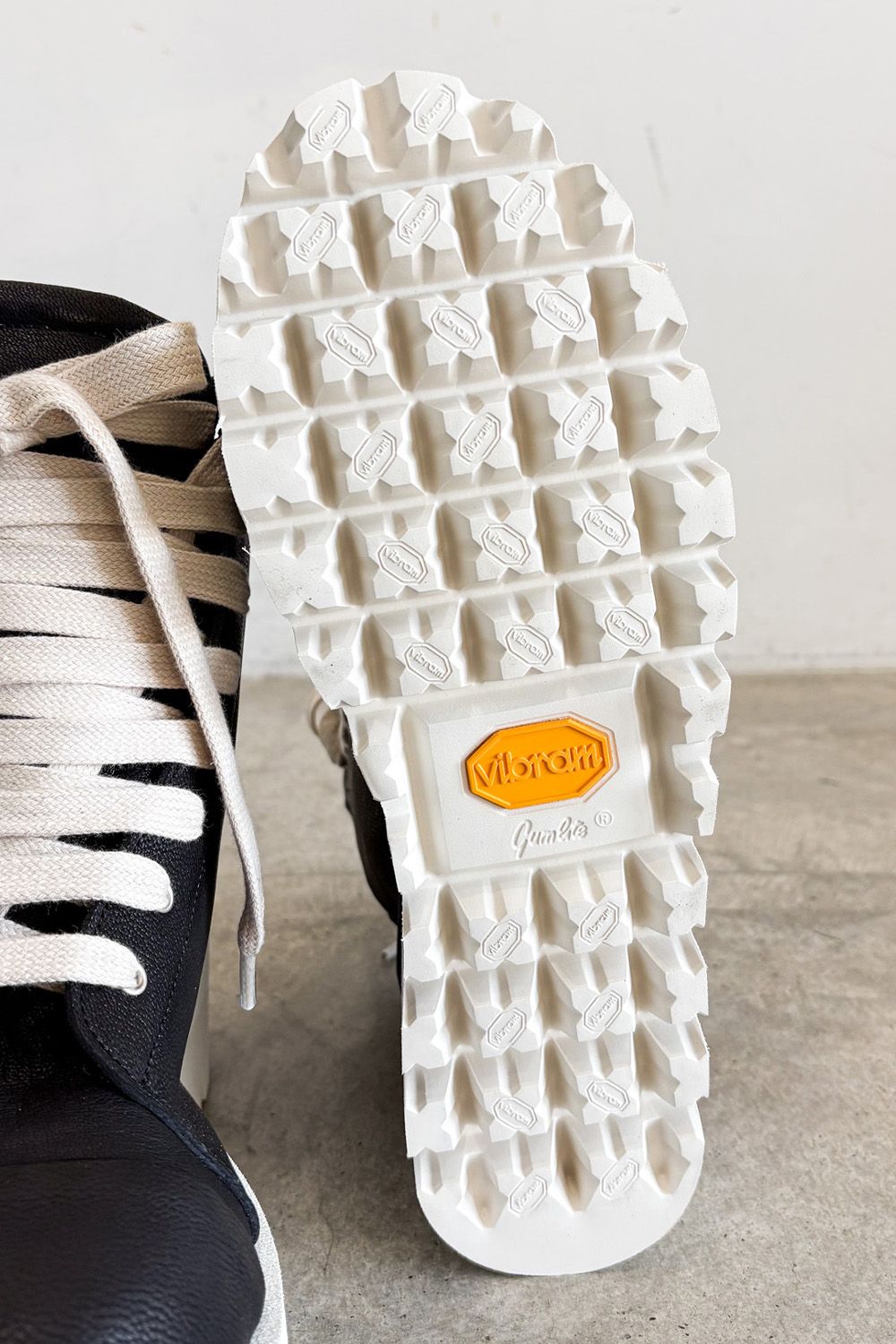 BOOTS / ブラック×ホワイト