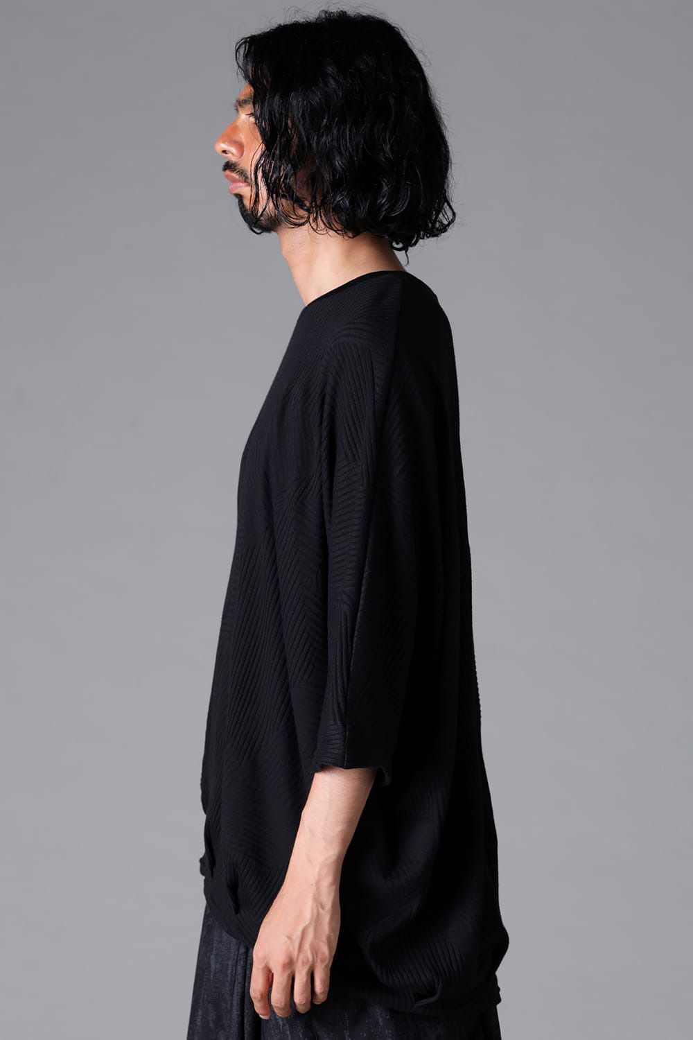 DEFORMED STRIPE PATTERN DOLMAN TEE / ブラック