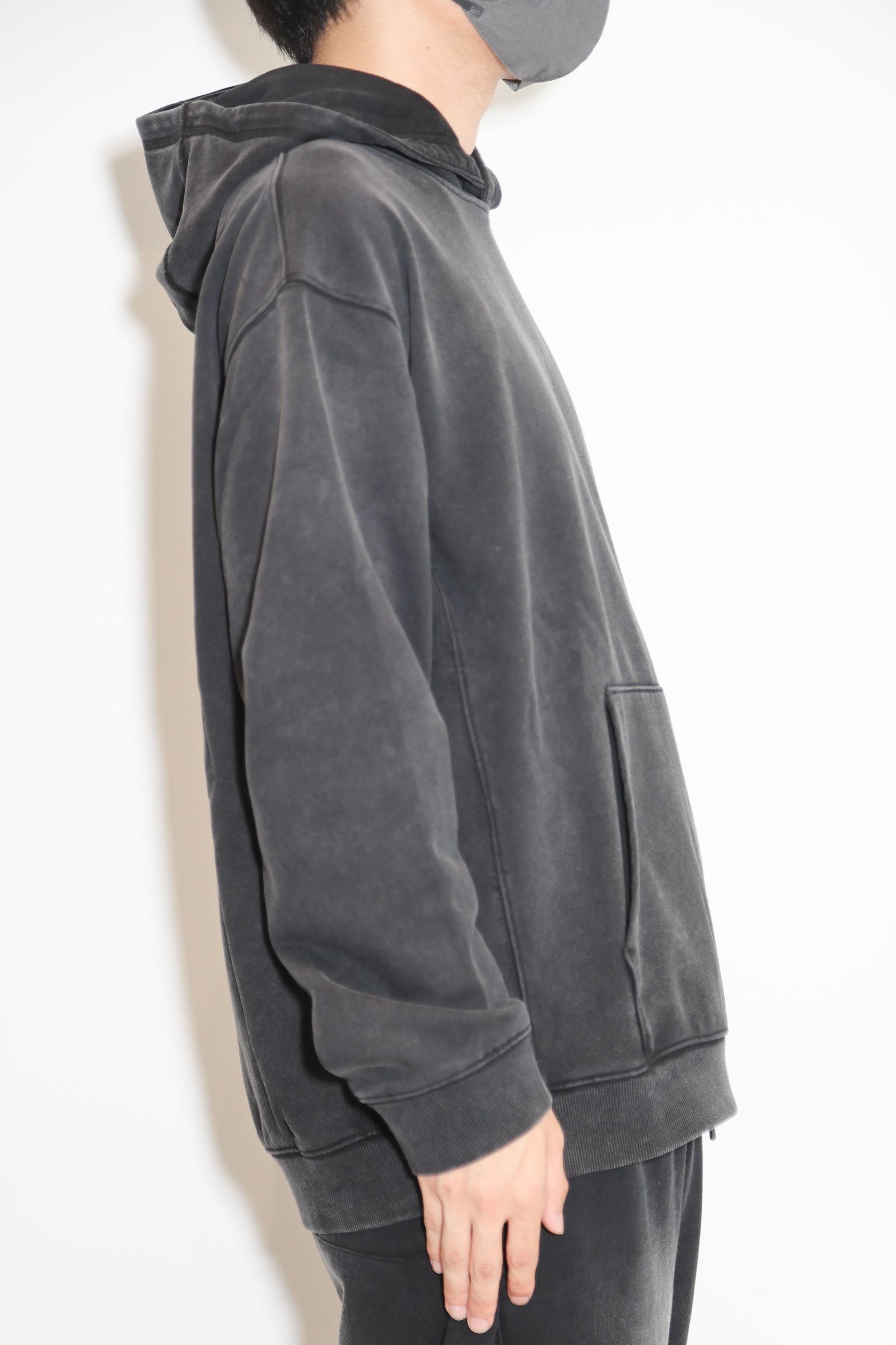GARMENT DYED HOODIE / ブラック