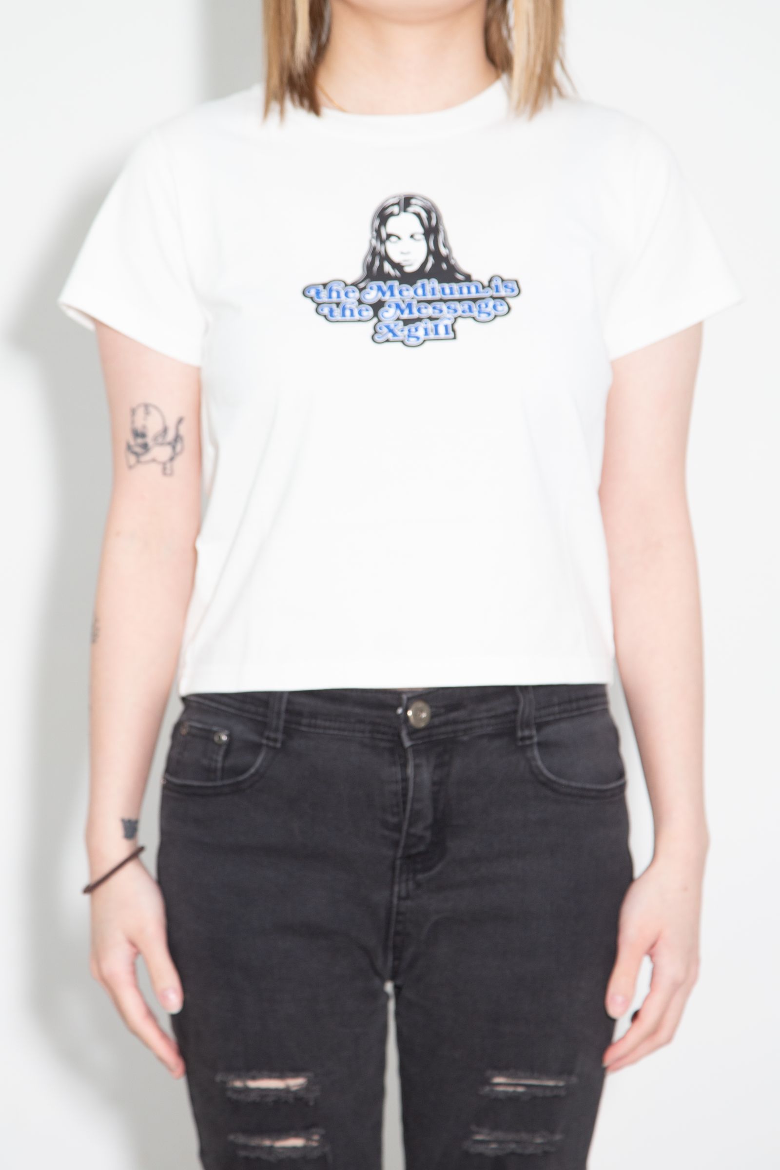 GLITTER LOGO AND FACE S/S BABY TEE / ホワイト