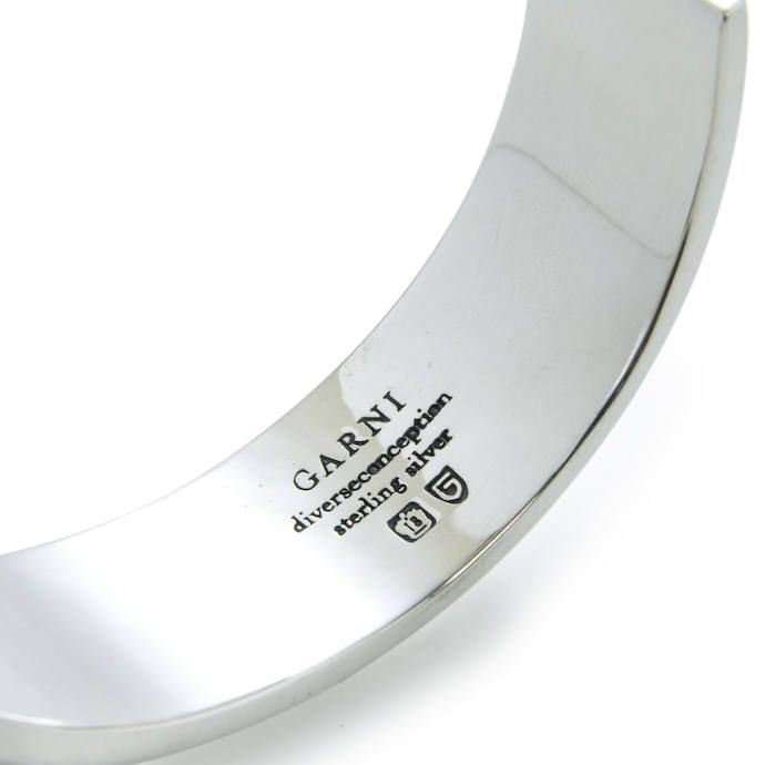 G Stamp Chip Bangle-