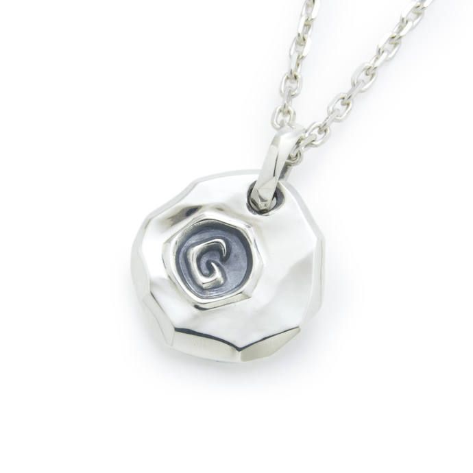 GARNI - G Stamp Chip Pendant - L | Tempt