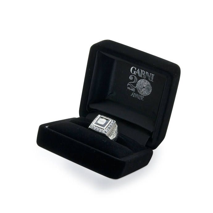 GARNI ガルニ ブラック カレッジリング ピンキー 7号　ジルコニア GARNI - Ism College Ring - L / ブラック | Tempt