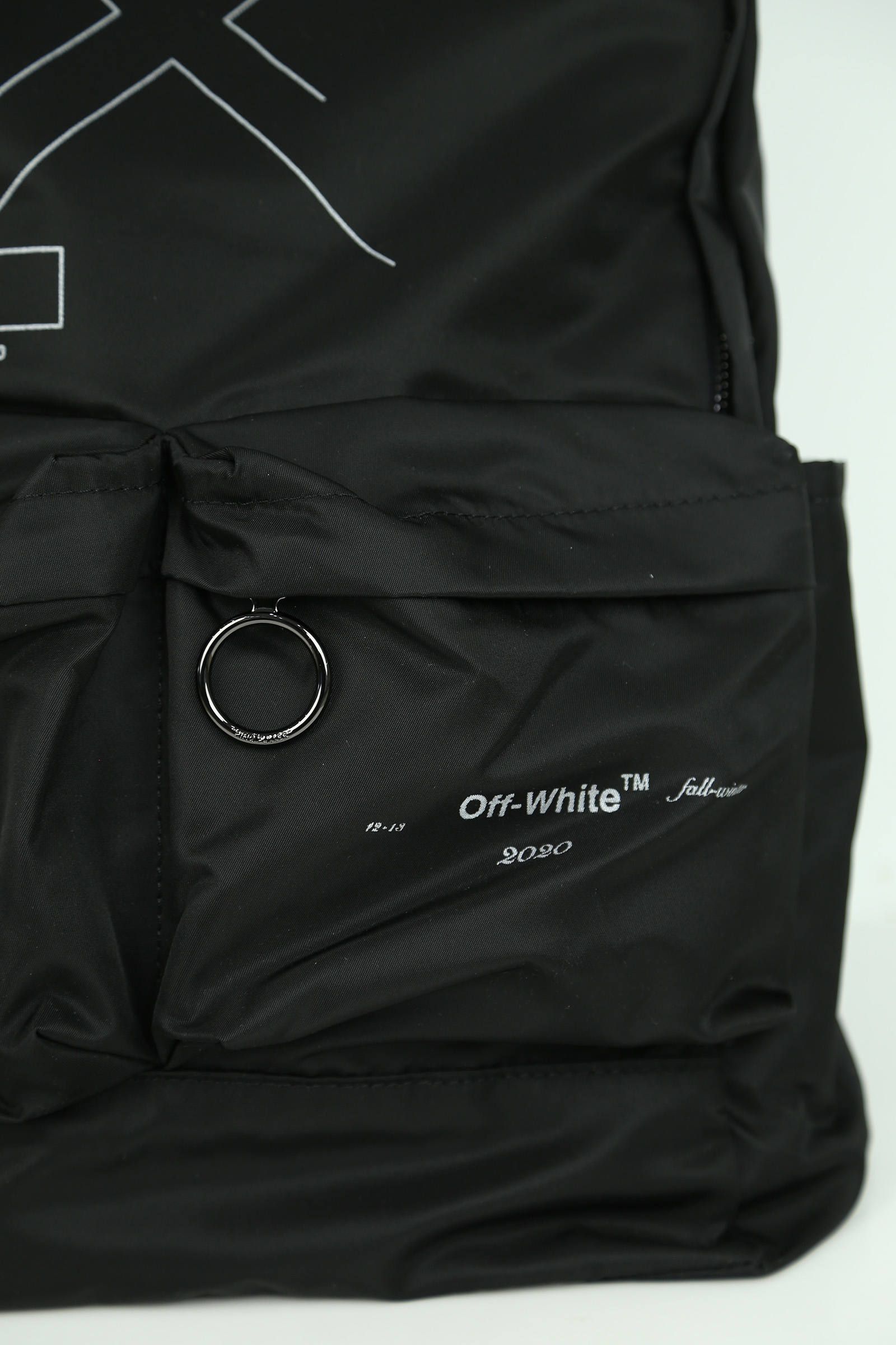 OFF-WHITE - UNFINISHED BACKPACK / ブラック×シルバー | Tempt