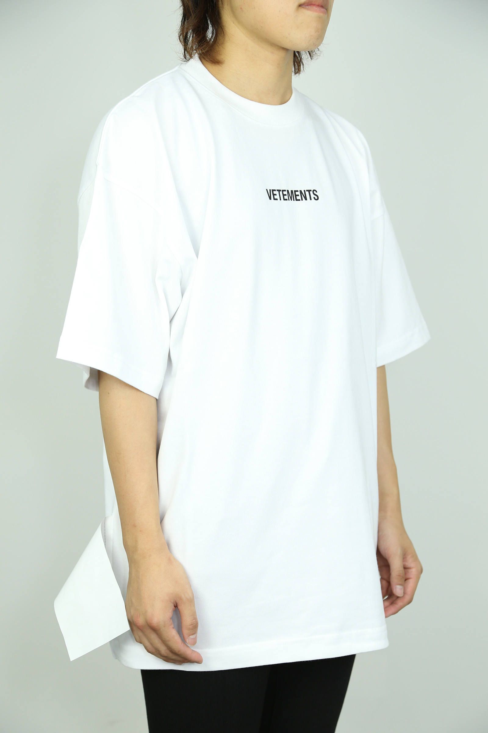 最高の品質 VETEMENTS ヴェトモン *3-YD204 コットン Tシャツ ホワイト