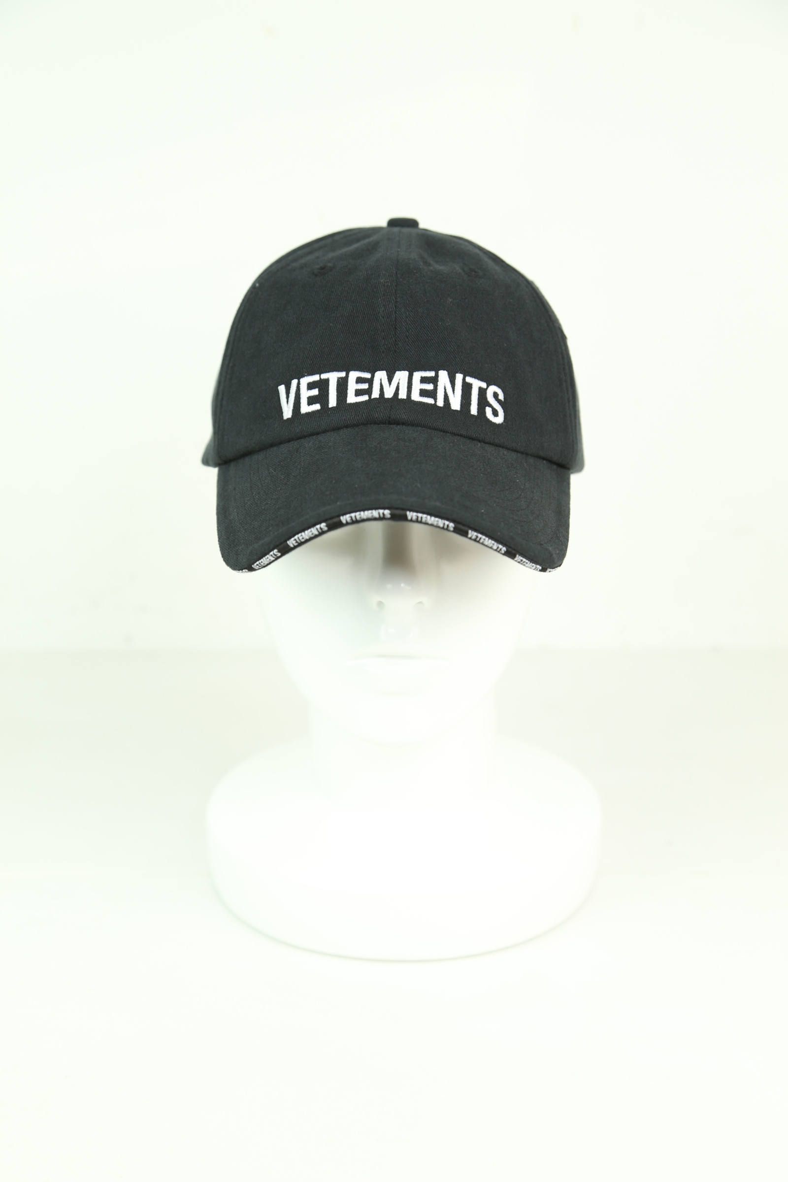 VETEMENTS - LOGO CAP / ブラック | Tempt