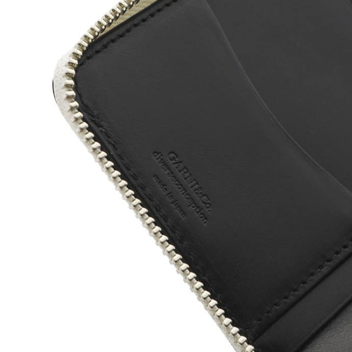 Slick Zip Fold Wallet / ブラック