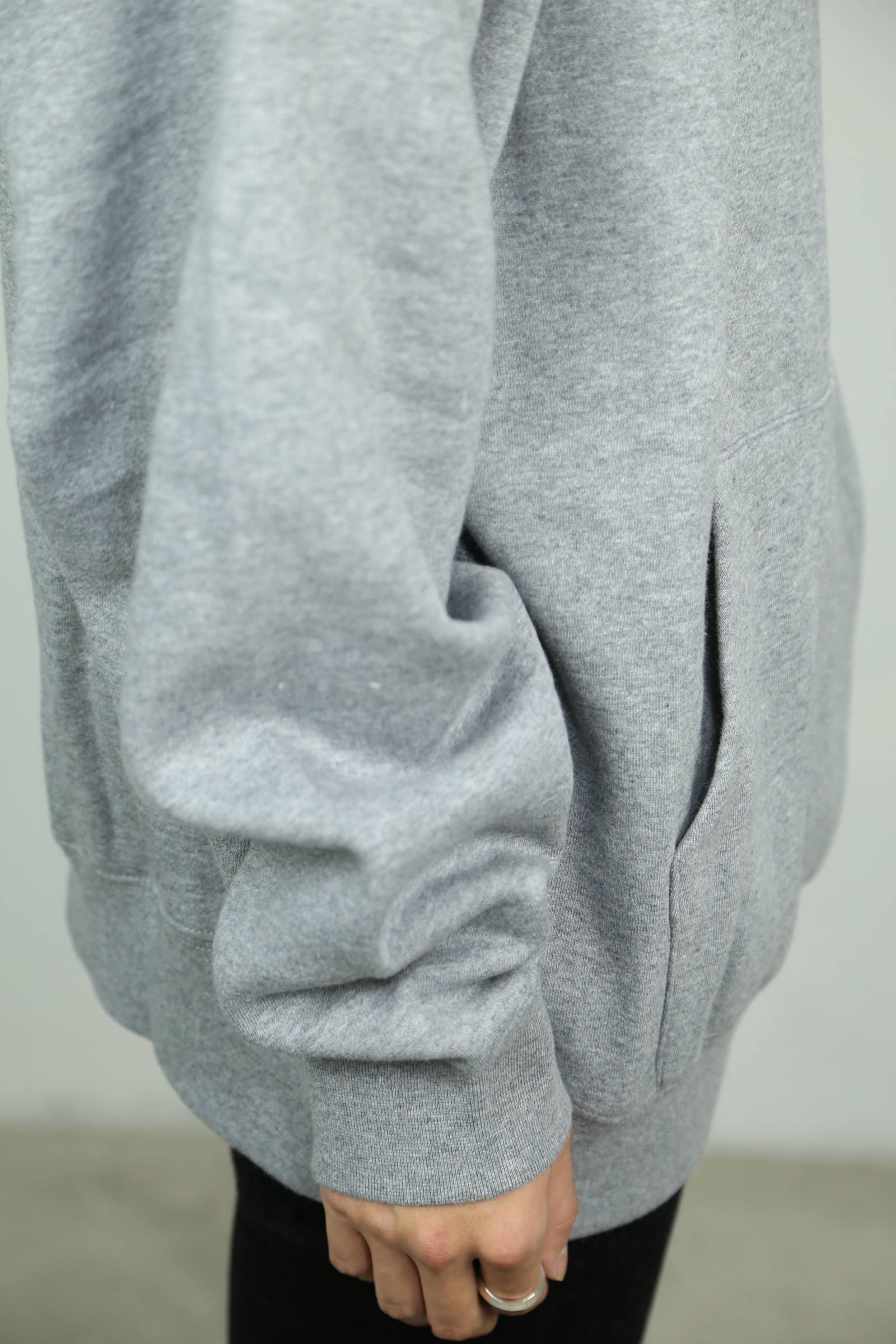 ONE POINT HOODIE / グレー
