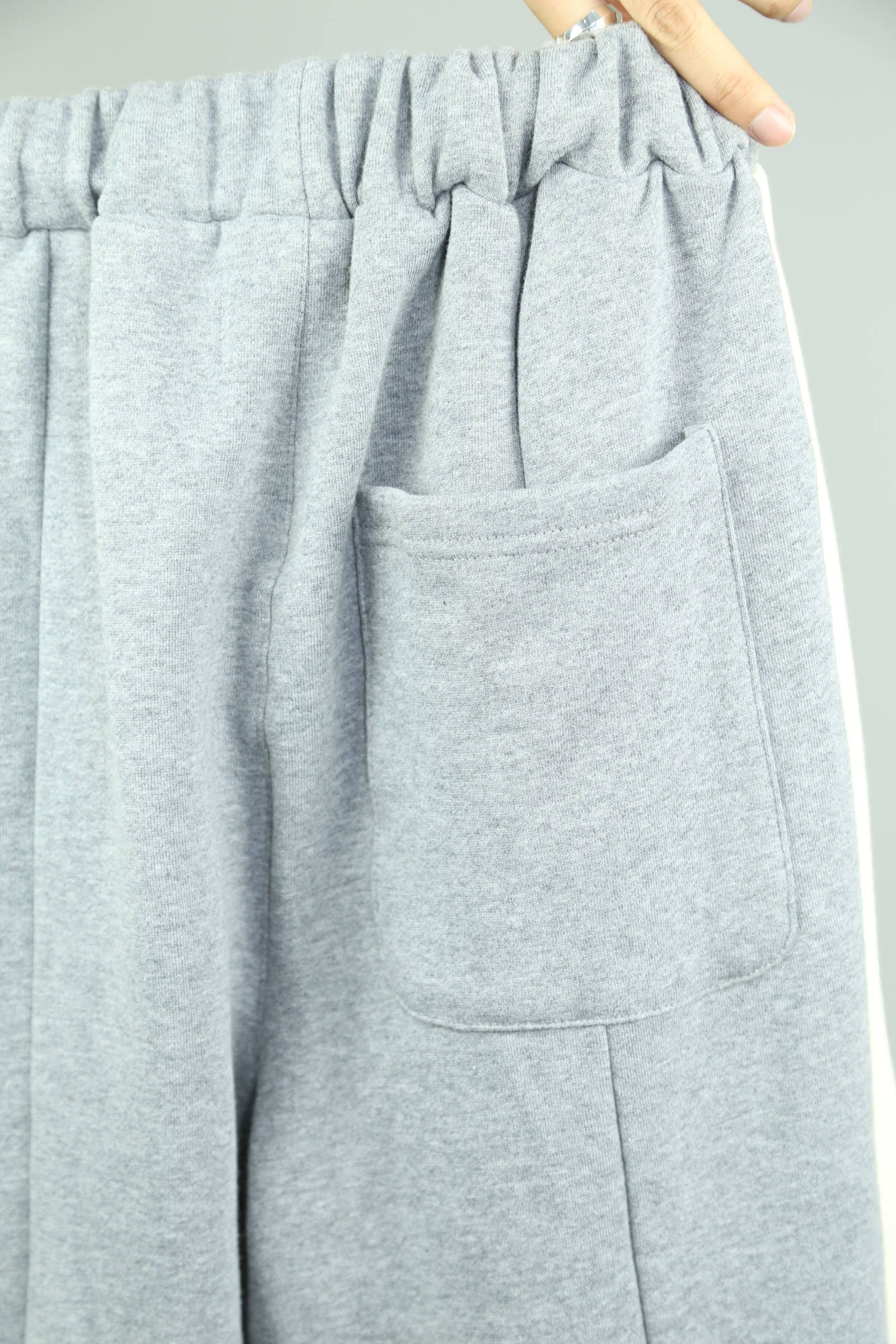SIDE LINE SWEAT PANTS / グレー