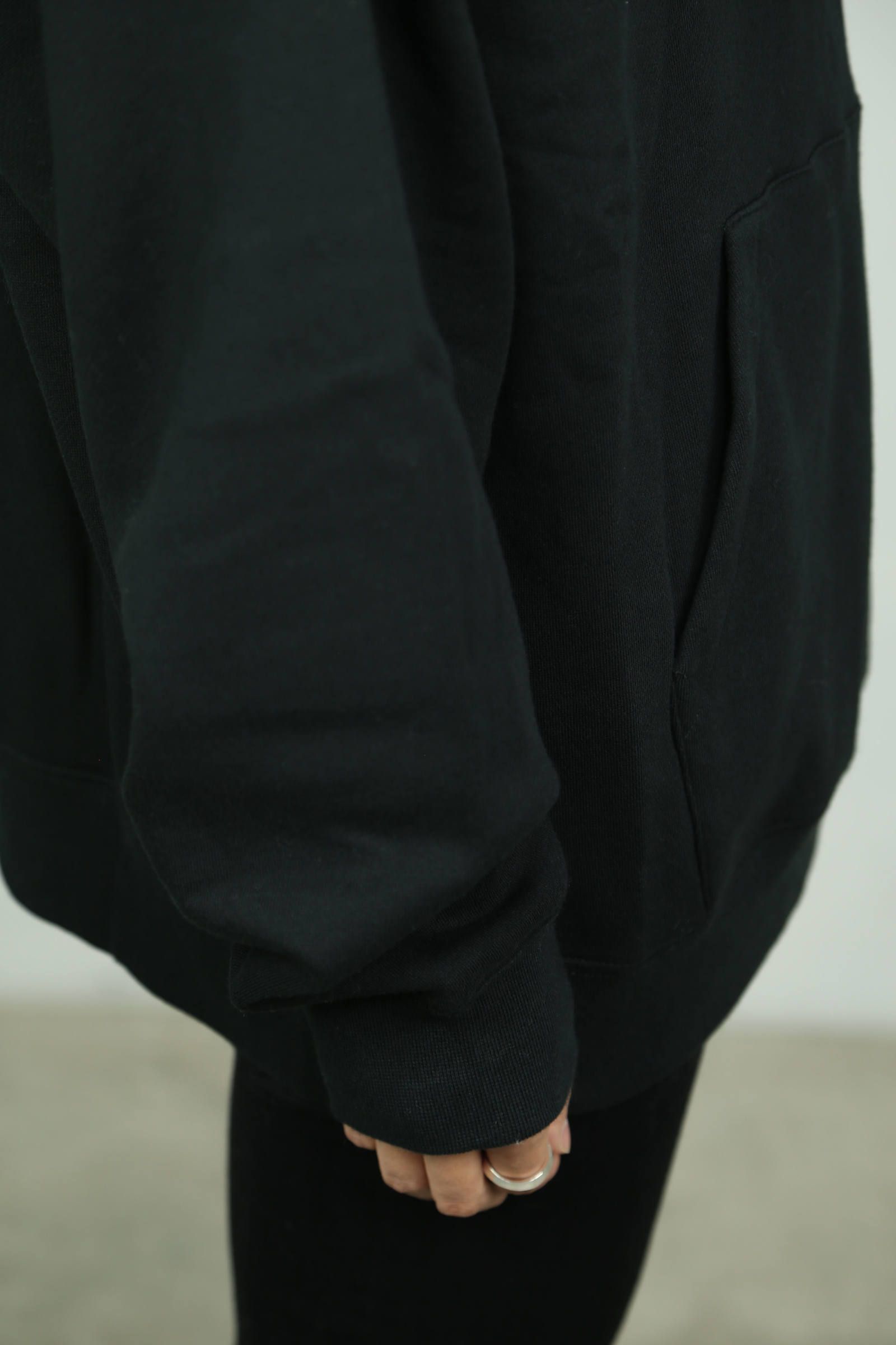 ONE POINT HOODIE / ブラック