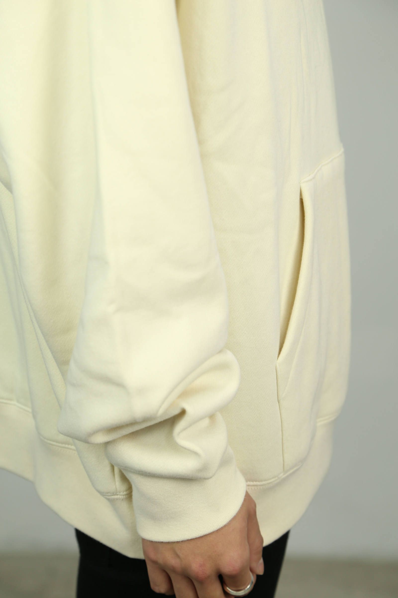 ONE POINT HOODIE / クリーム