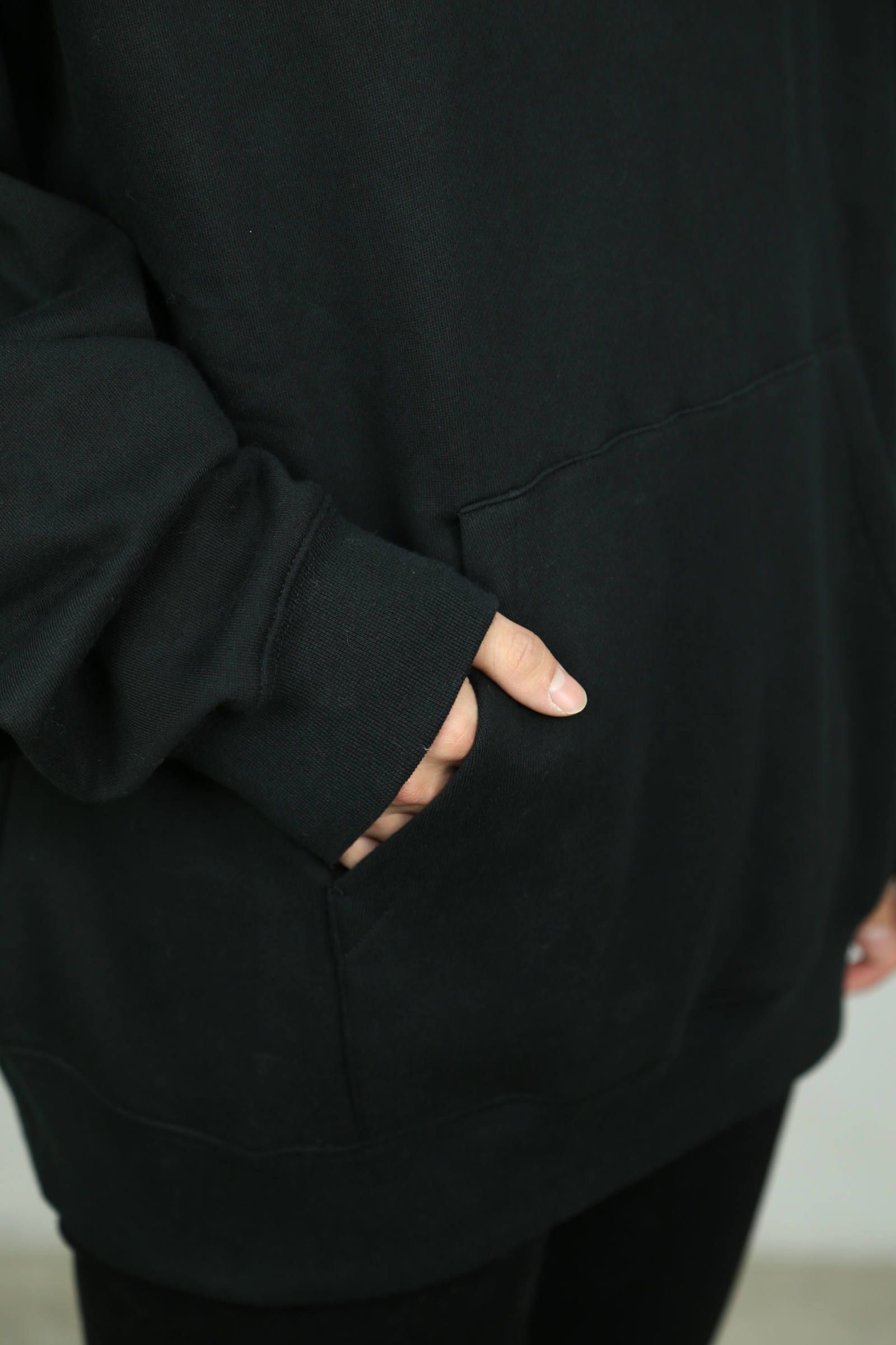 ONE POINT HOODIE / ブラック