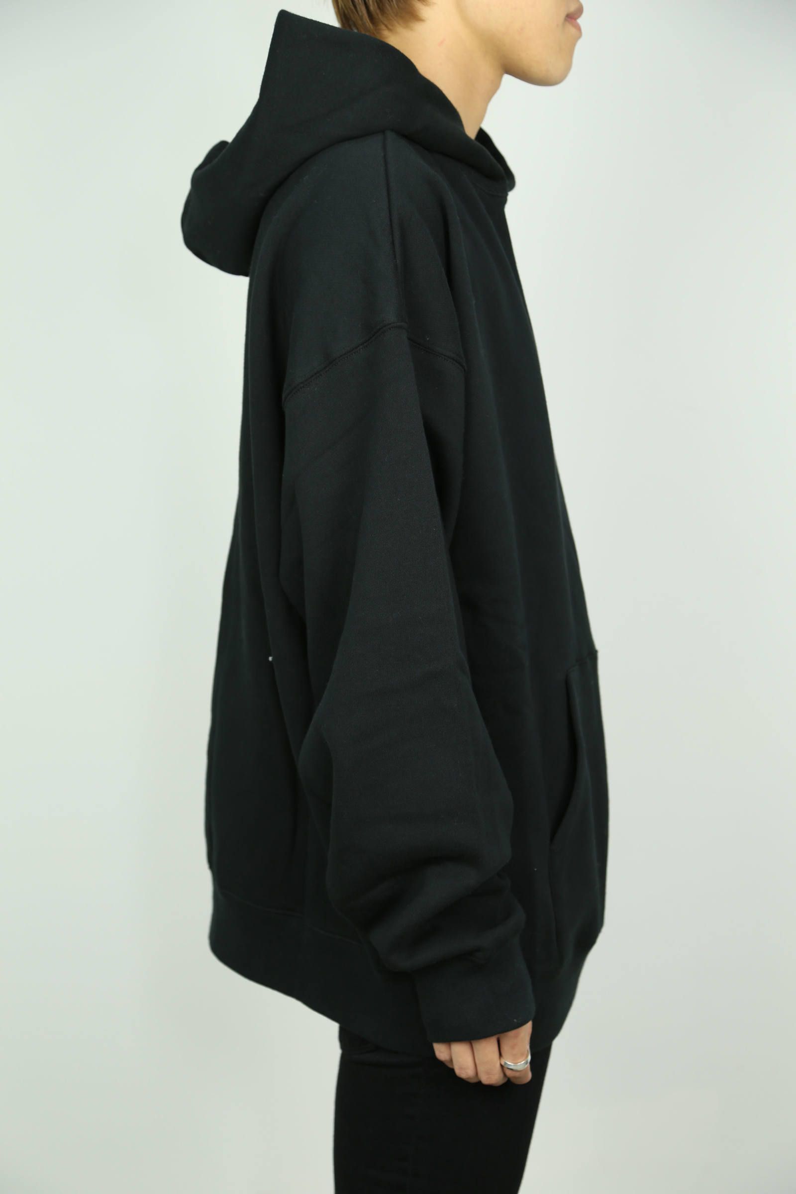 ONE POINT HOODIE / ブラック