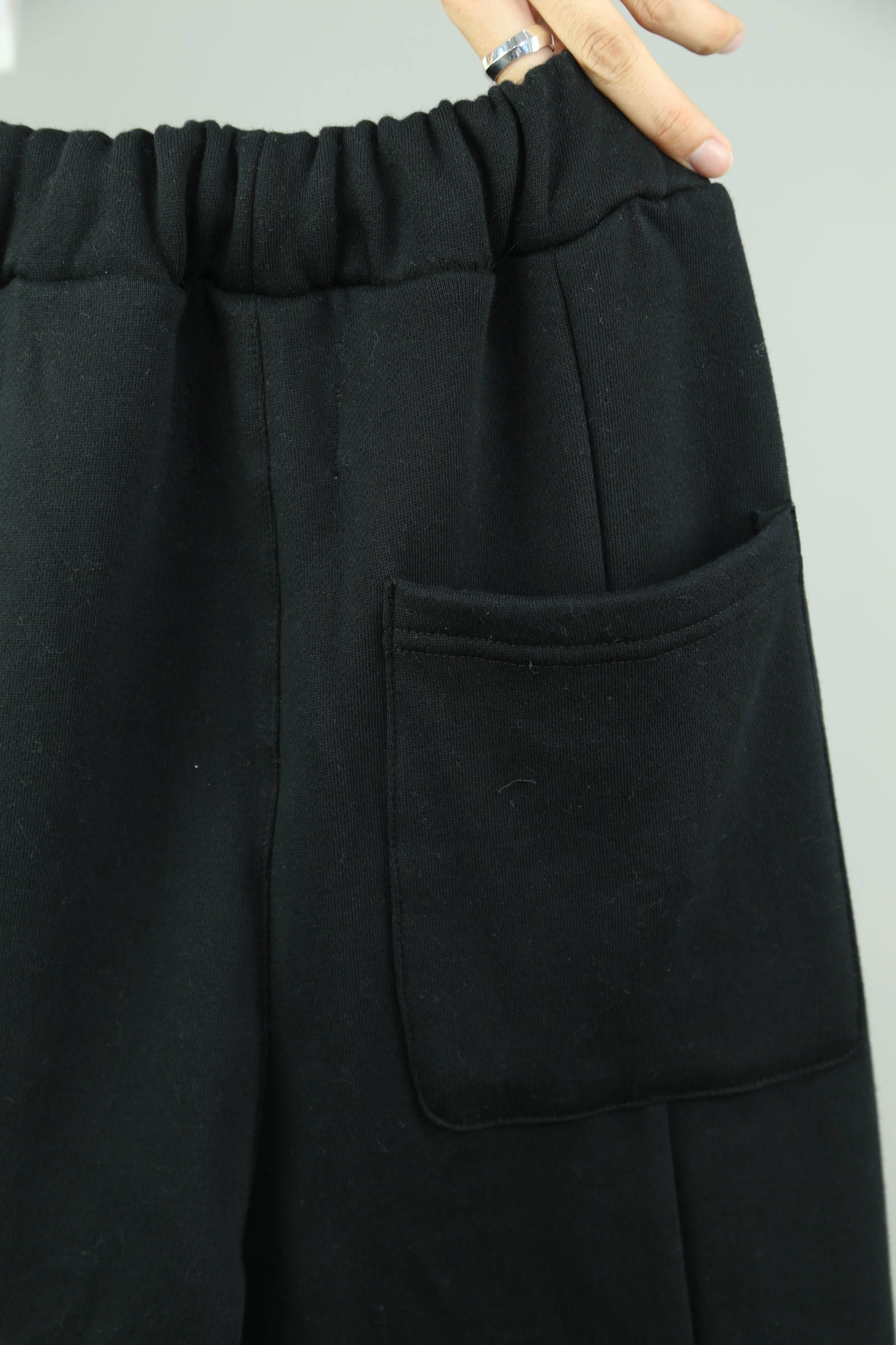 SIDE LINE SWEAT PANTS / ブラック