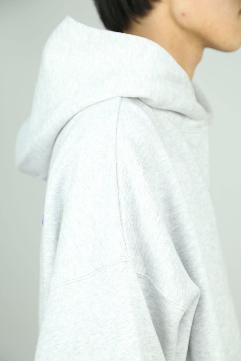 【FOG ESSENTIALS x TMC】HOODIE / グレー