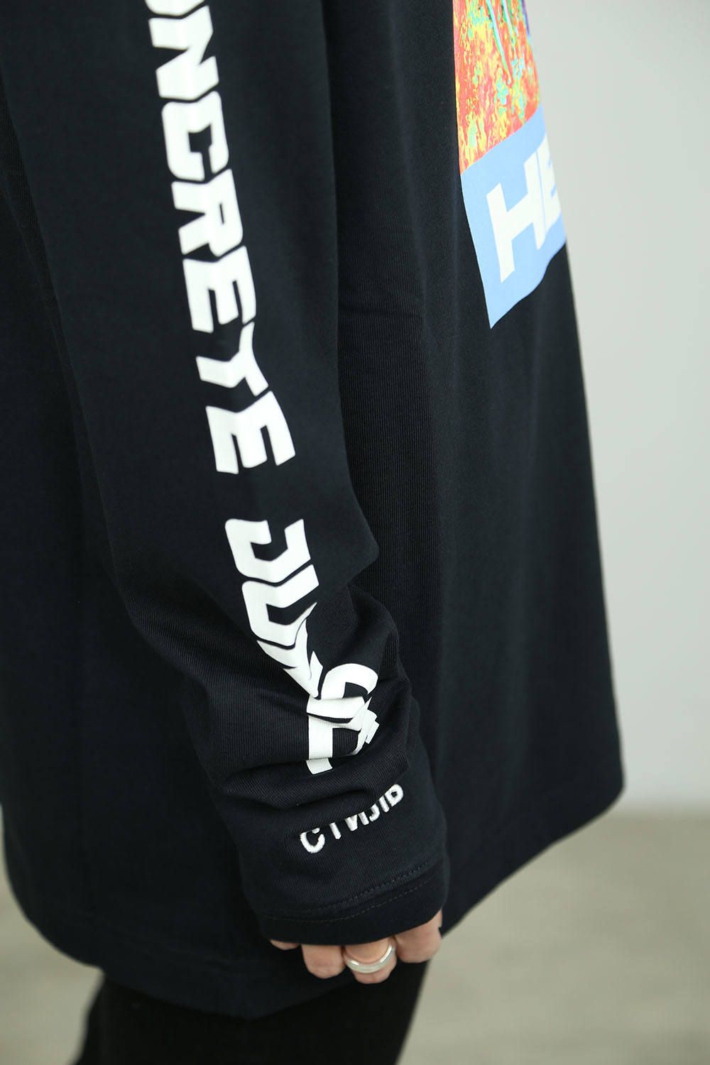 HERON PRESTON - T-SHIRT LS / ブラックマルチカラー | Tempt