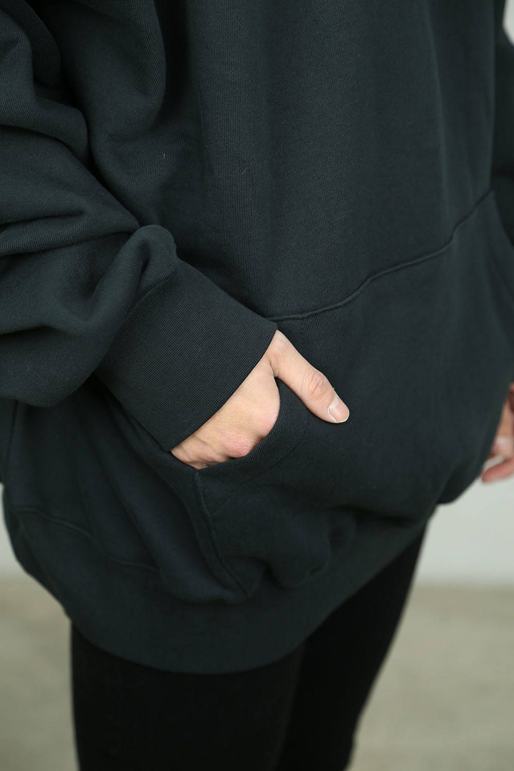 【FOG ESSENTIALS x TMC】HOODIE / ブラック