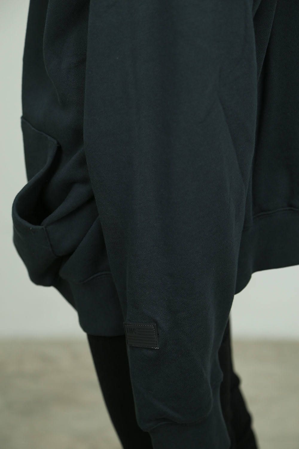 【FOG ESSENTIALS x TMC】HOODIE / ブラック