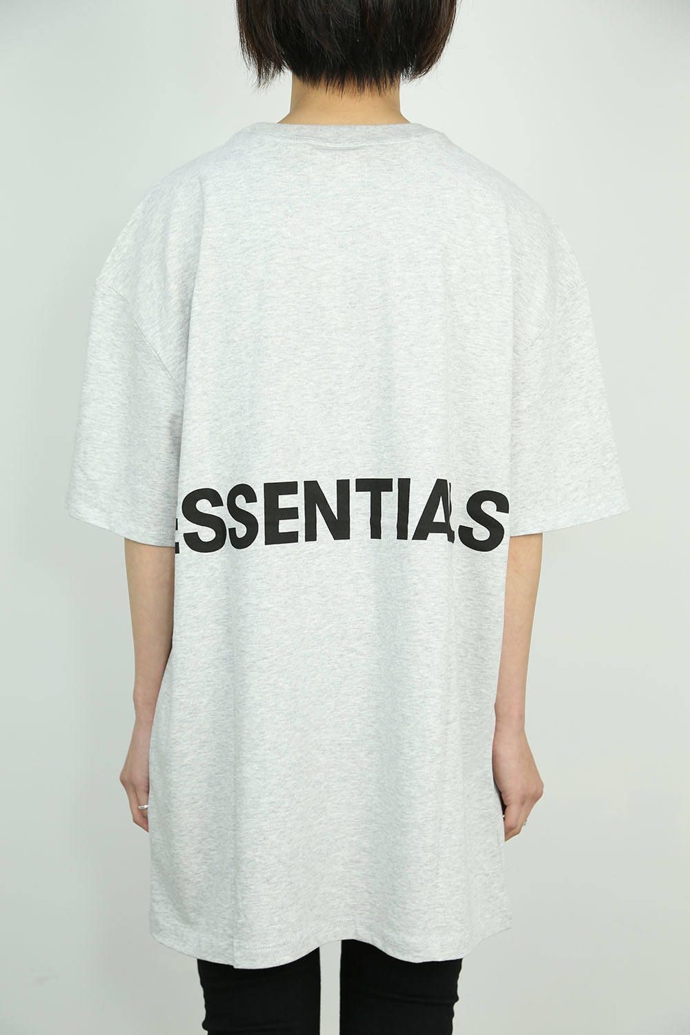 BACK LOGO S/S TEE / グレー