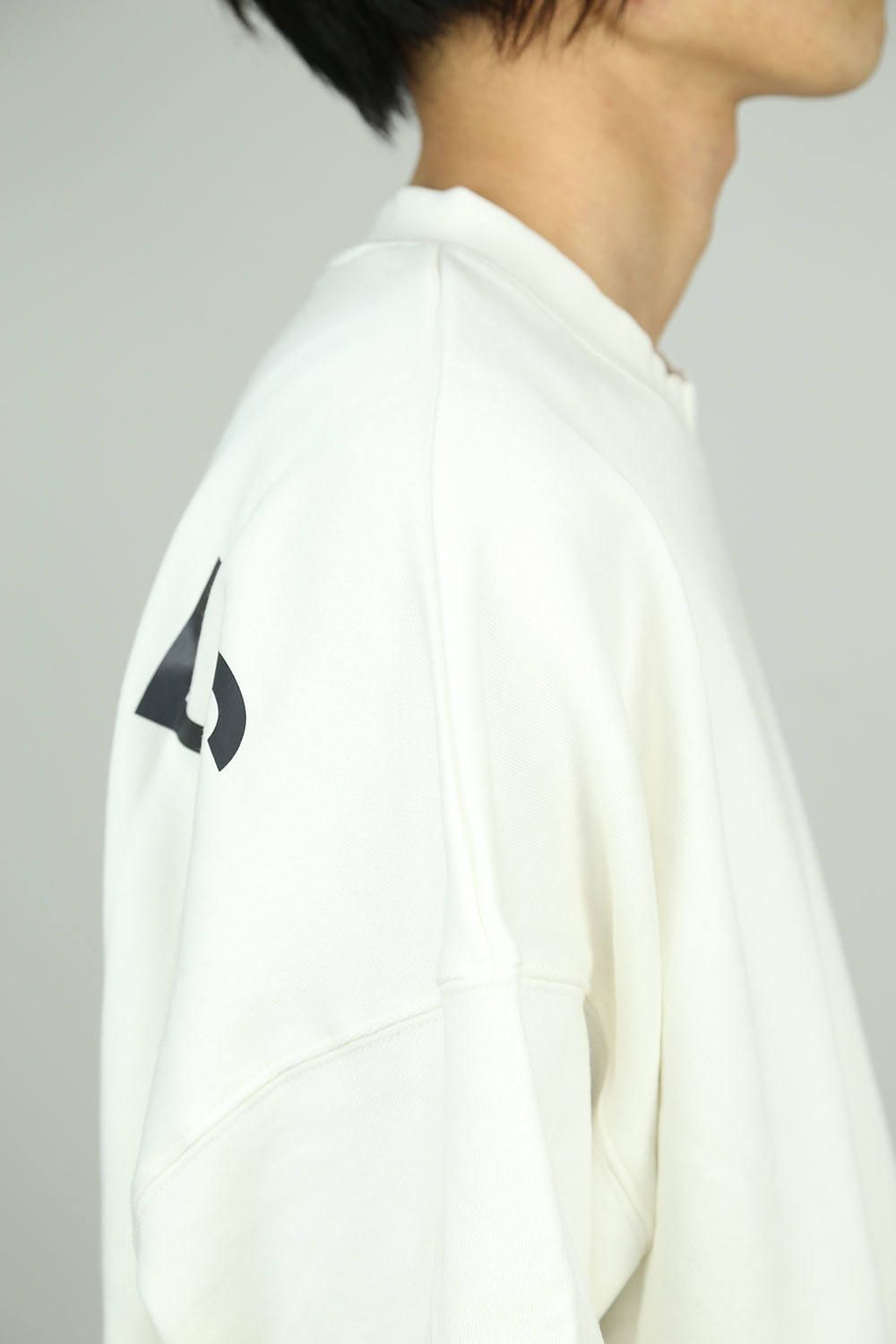 [ラスト1点 サイズXL] LOGO CREW SWEAT REFLECTOR / ホワイト