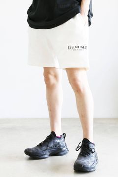RUBBER TAG PRINT SWEAT SHORTS / ホワイト