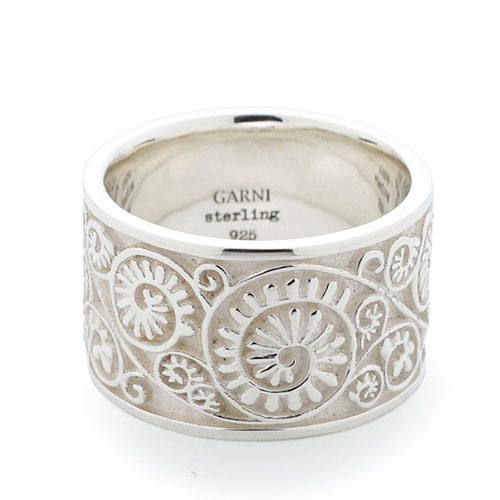 GARNI - Vine Pattern Ring / ブラック | Tempt