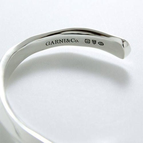 GARNI - Wave Bangle | Tempt