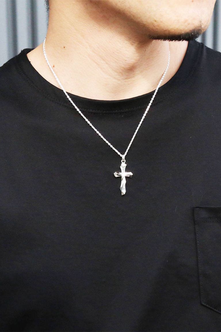 GARNI - Unbashed Cross Pendant - S | Tempt