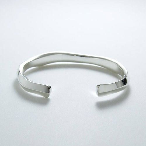 GARNI - Wave Bangle | Tempt