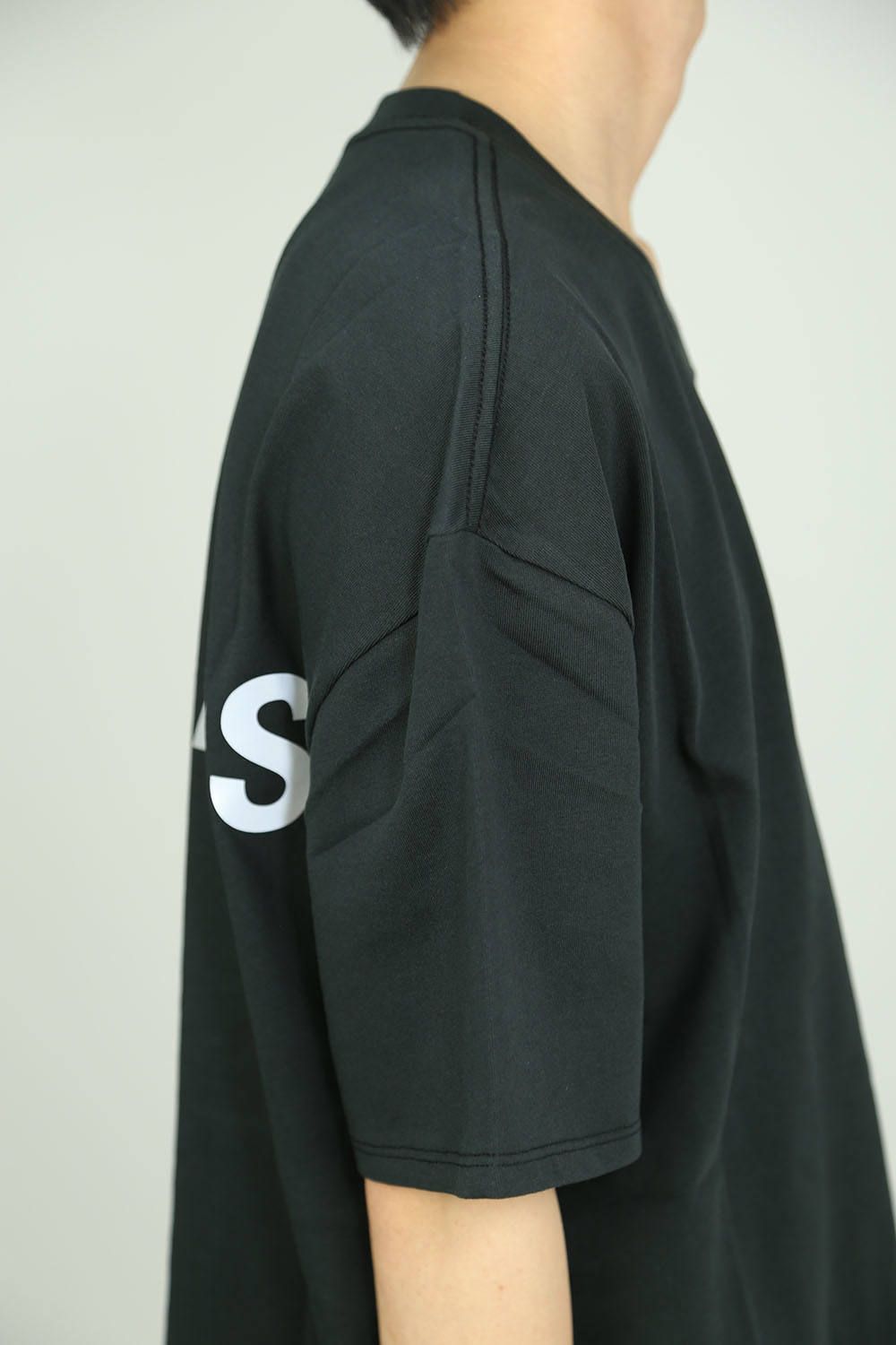 REFLECTOR LOGO S/S TEE / ブラック