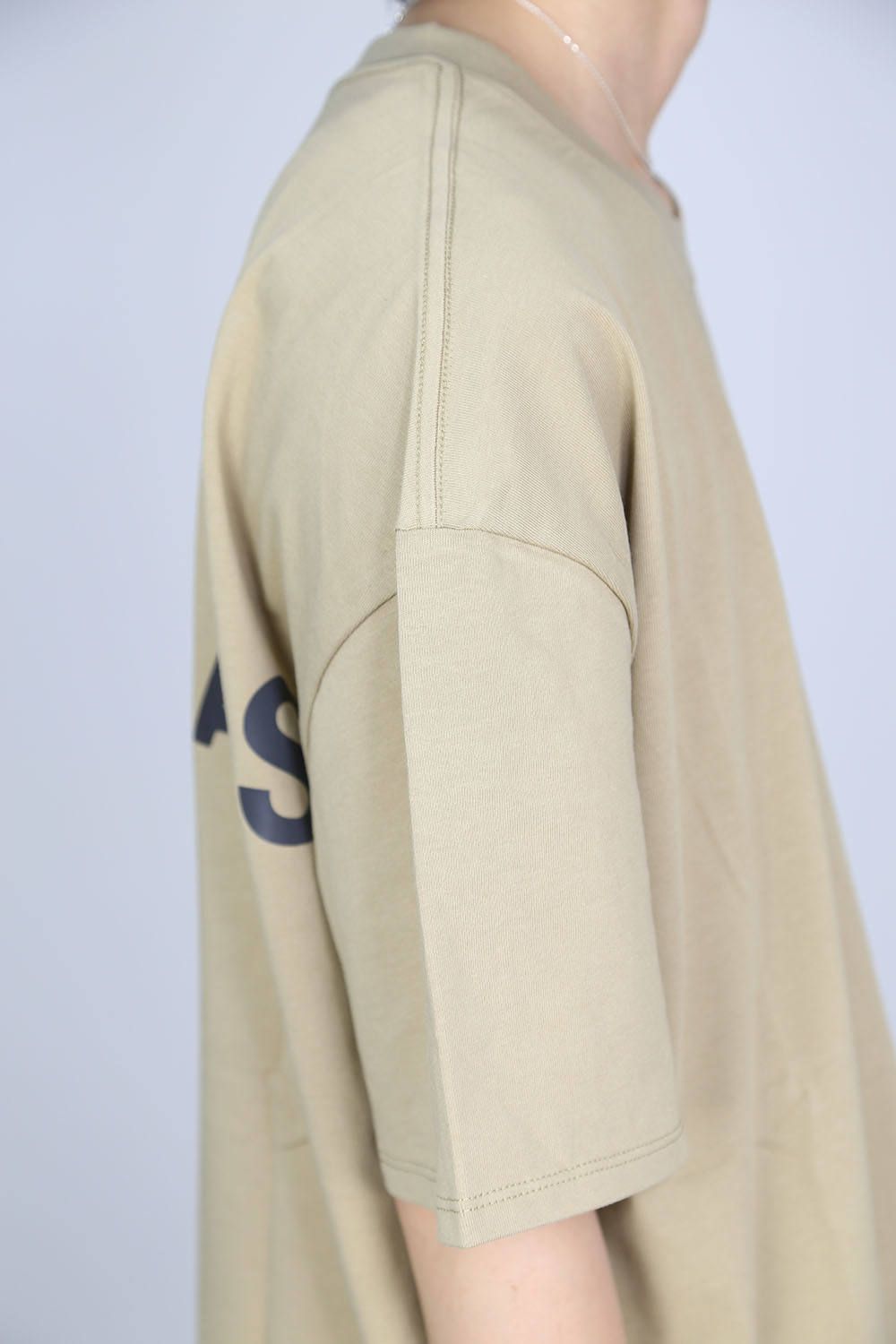 REFLECTOR LOGO S/S TEE / タン