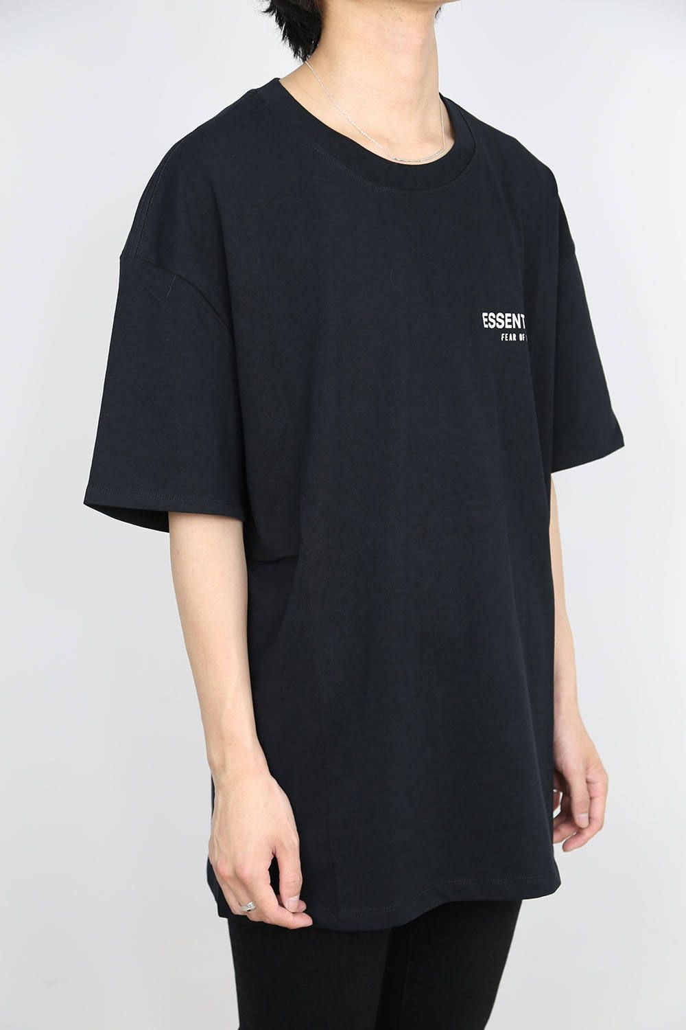 FOG ESSENTIALS - COMPLEX CON STAR PRINT S/S TEE / ブラック | Tempt