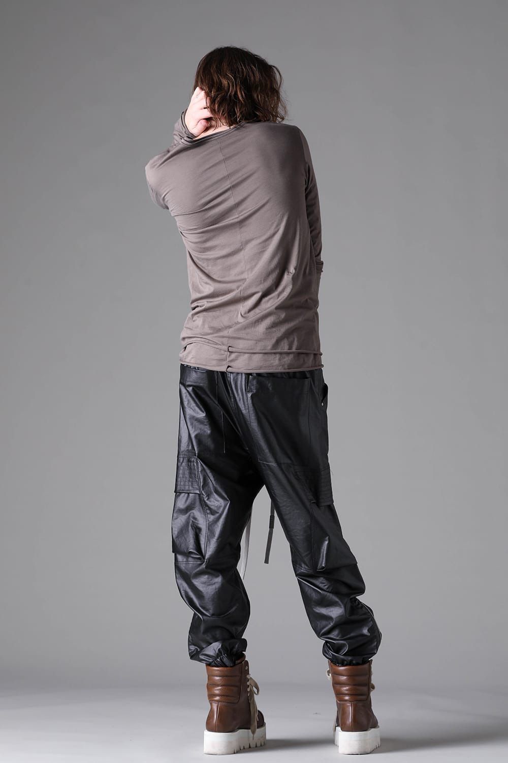 Layered V-Neck Log Sleeve