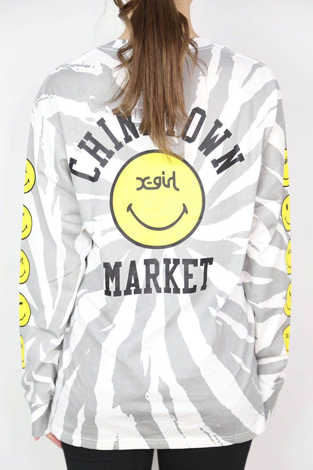 X-girl - 【X-girl × CHINATOWN MARKET】SMILEY(R) L/S TEE / グレー