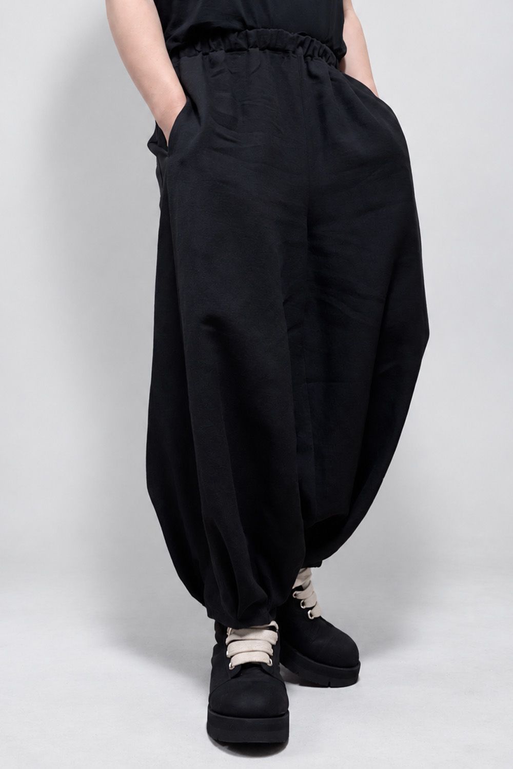 ［ラスト1点 サイズ1］Linen Tucked Hem Wide Easy Pants / ブラック