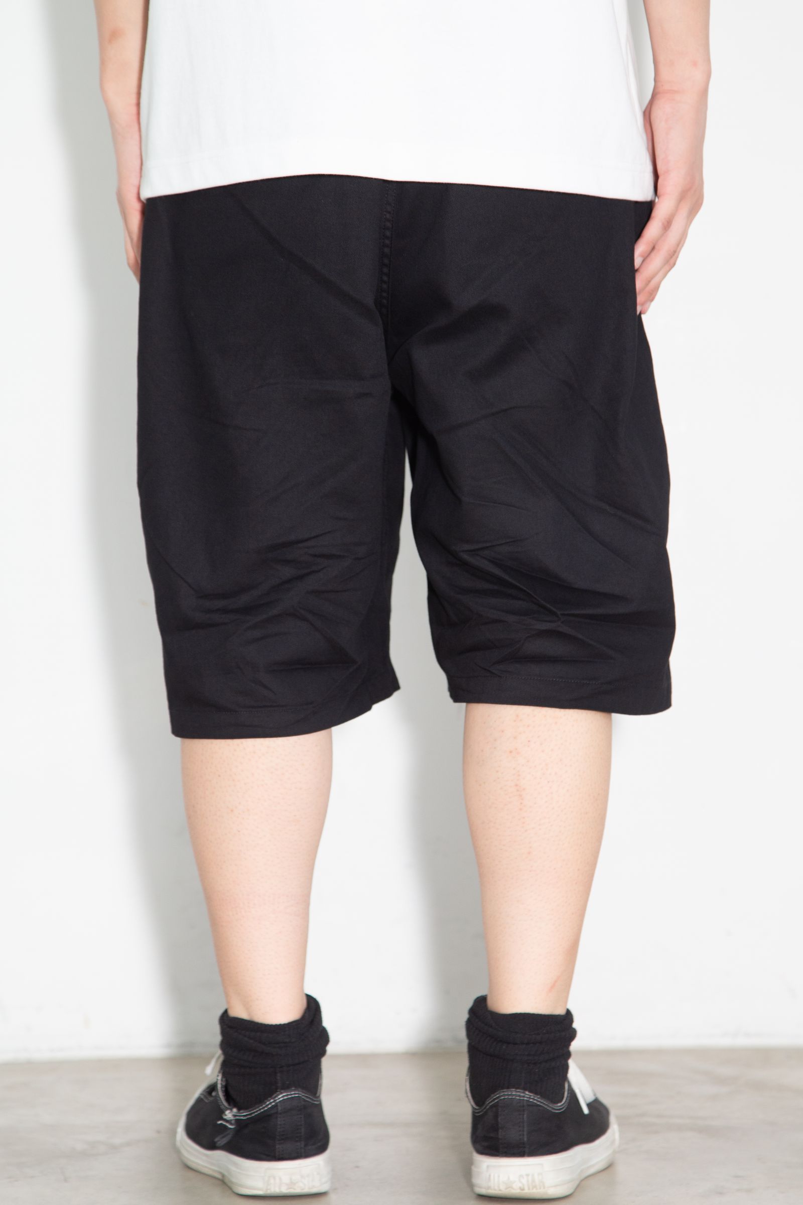 LOOSE EASY SHORT PANTS / ブラック