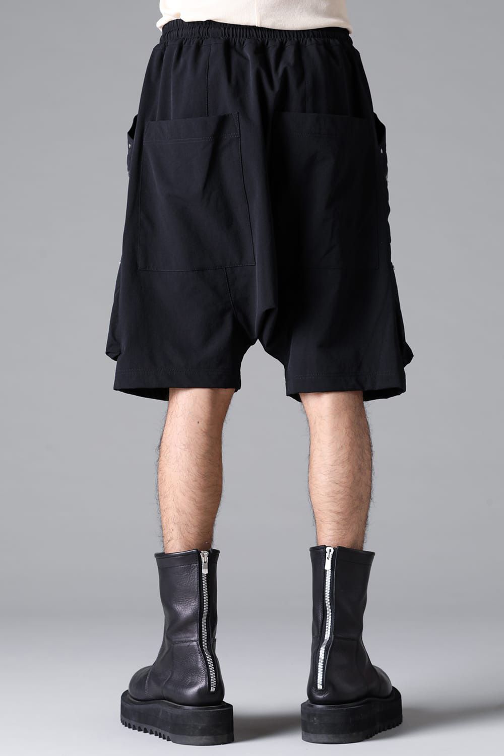 CARGO SHORTS / ブラック