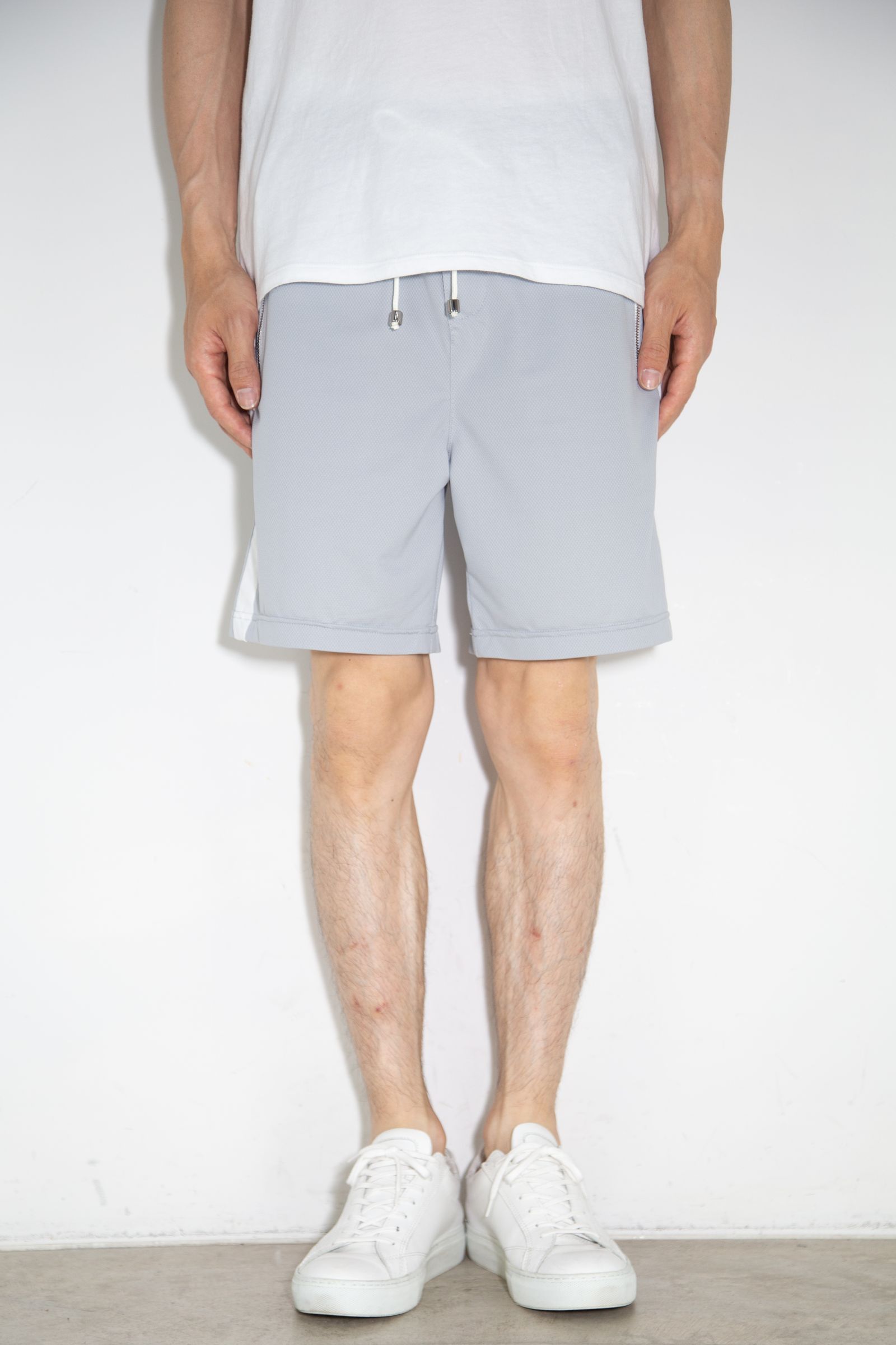 MESH LINE SHORTS / グレー